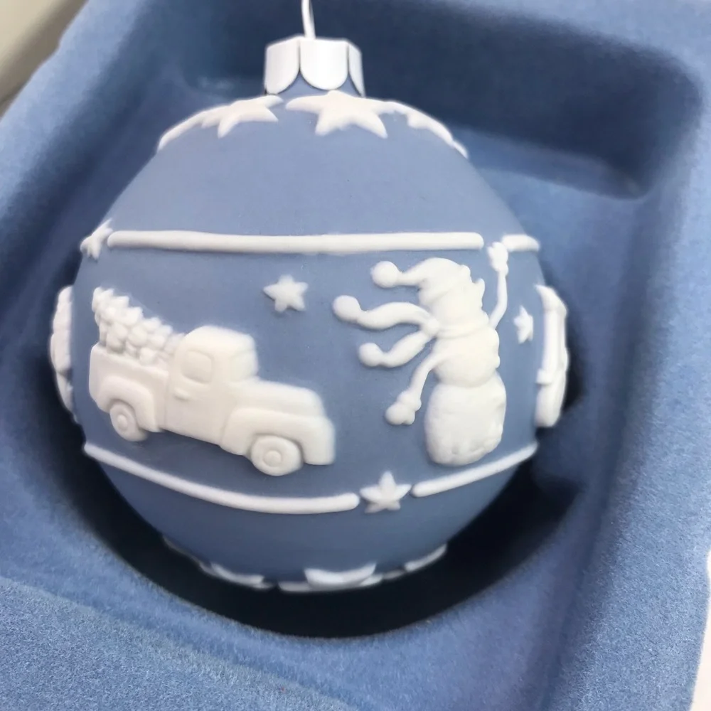 Hallmark WEDGWOOD Holiday Parade Ornament 2007 Limited Quantity